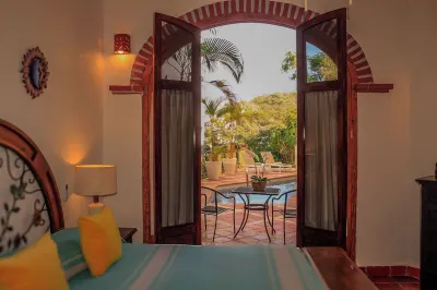 Vista Los Arcos of Mismaloya - Jungle Villa with Ocean Views! Mismaloya Beach附近的飯店