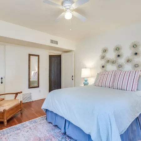 Midtown home with Pool Spa, fire pit, close to U of A, Restaurants, & Shopping