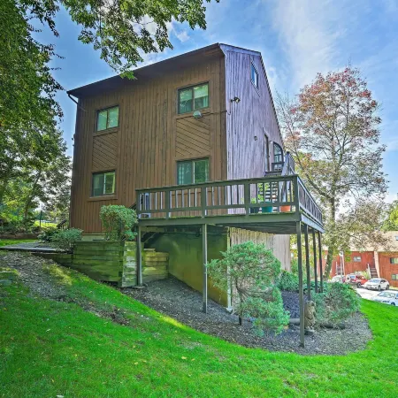 Vernon Condo w/ Deck, Near Appalachian Trail!