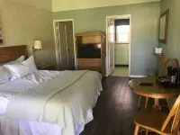 Bridge Bay Lodge at Shasta Lake Hotels in Lakehead