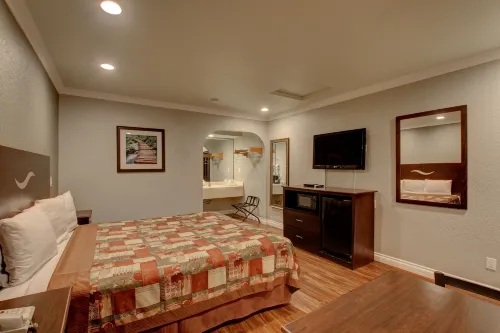 West Coast Inn Santa Ana