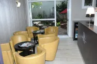 Hôtel Patio Brancion Hotel di Malakoff