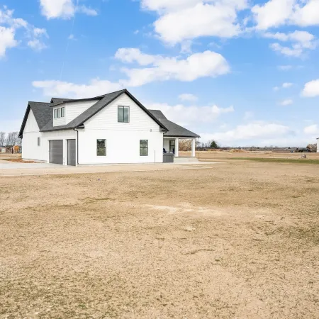 Hidden Treasure Retreat W/hot Tub & River Access 6 Bedroom Home