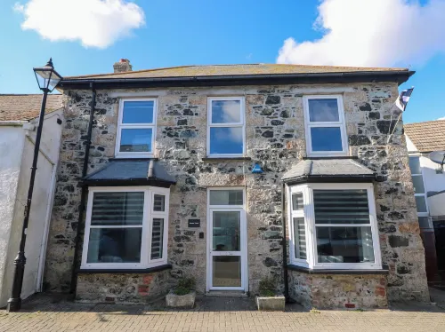 Savoy View Hotels in Mullion