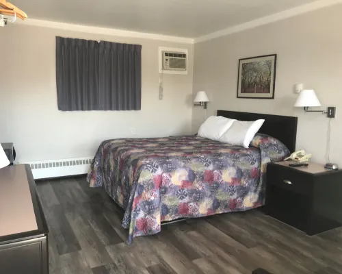 Tay Inn Hotels in Lanark County