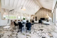 Papagayo Beach Resort Hotels in Jan Thiel