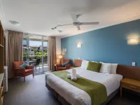 Coolum Seaside Apartments Hotels in Coolum Beach