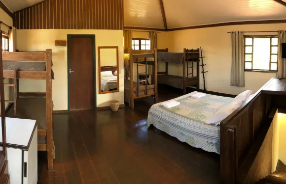 鮑薩達蒙阿祖爾酒店