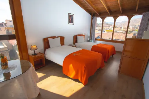 Centenario Inn - parking