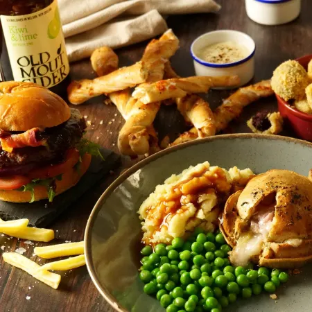 The Foresters Arms Отели в г. Келсолл