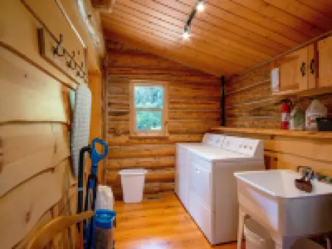 The Log Cabin 2 Bedroom Home by RedAwning Hotels in Stevenson