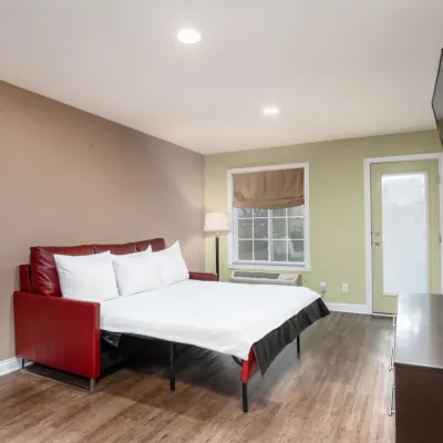 The Hotel Sync Hotels near National Corvette Museum