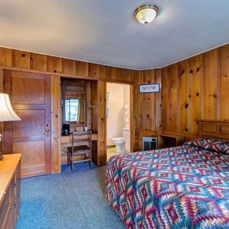 Lake Shasta Lodge