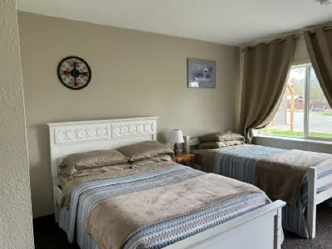 Bird Creek Motel Hotels in 