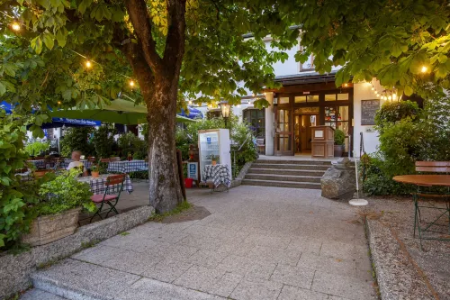 Alter Wirt Gmbh in Grünwald Hotels in Grunwald