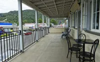 Lantern Court Motel