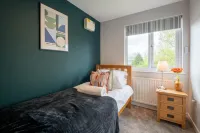 Park View Hotels near Argos Redhill (Inside Sainsbury's)