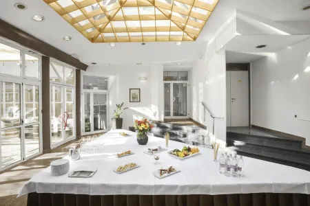 Lipa, Hotel & Bistro Отели в г. Solkan