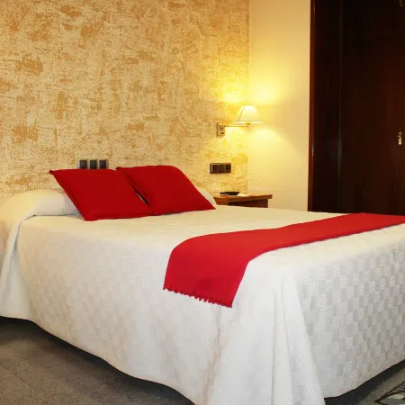 Hotel la Paz Отели в г. Убеда