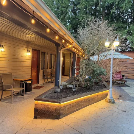 Sunshine Lodge Inn