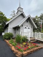 Cozy Cabin and Fall Leaves!  Swim, Horses, Hiking, Lake-3 mi from Helen! Relax!