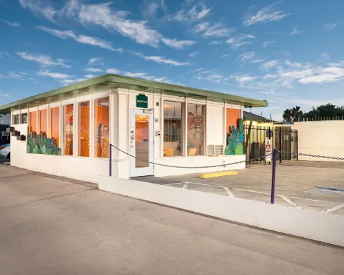 Bungalows Hostel Hotels in Clark County