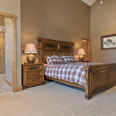 Stonegate #5 5 Bedroom Home by RedAwning