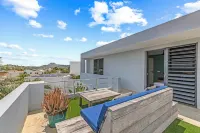 3-bedroom Villa overlooking the Spanish Water, 5-minutes away from Jan Thiel