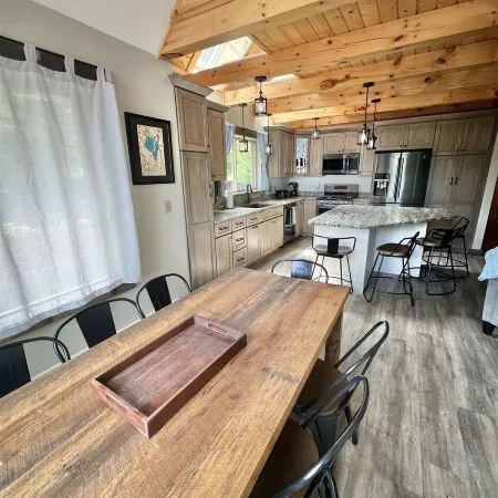 Eva's Place Limit 7 4 Bedroom Home