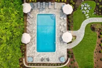 Greyfinch Chatham Inn - Swimmingpools