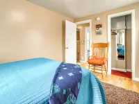 Walk to Adrian College: Family Home in Michigan Hotels in Adrian