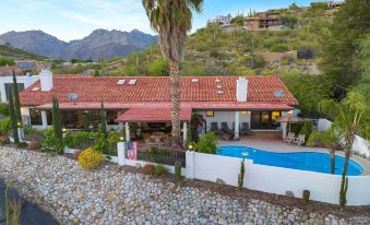 Luxe Catalina Foothills Hideaway w/ Private Pool