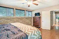 Restful Winnsboro Family Home Walk to Main Street - parking