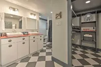 Retro Updated Blanco Abode - Steps to Main Street! Hotels in Blanco