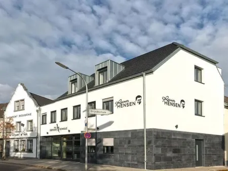 Hensens Residenz Отели рядом с достопримечательностью «Schloss Rurich»