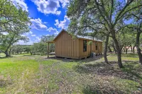 Rustic-Chic Country Cabin - 10 Mi to Main Street! - spa