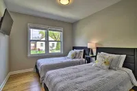 Mpls Duplex w/ Wifi & Kitchen: 5 Mi to Dtwn!