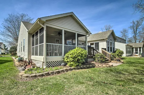 3 Mi to Coast: Pool & Serene Pond Views - spa