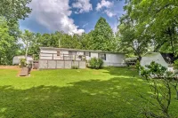 Quiet Horseshoe Hill House by Lake Barkley! - parking