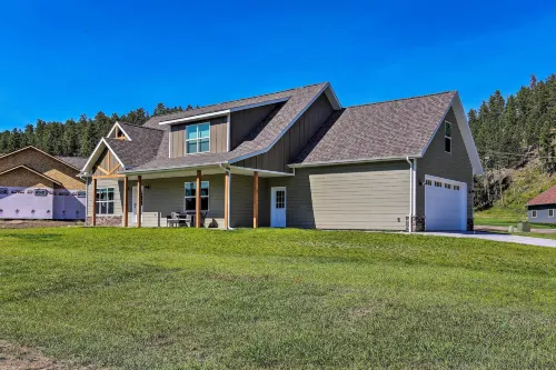 Heart of Black Hills Home by Mickelson Trail! - parking