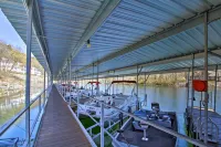 Branson Resort Condo w/ Lake Taneycomo Access! - parking