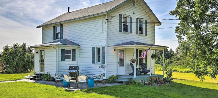 Finger Lakes Farm Retreat Walk to Wineries! Hotels in Hector