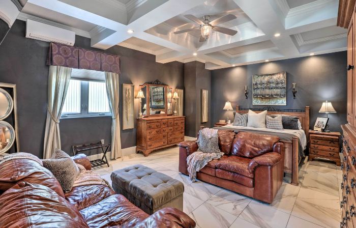Regal River Retreat in the Heart of Yankton!