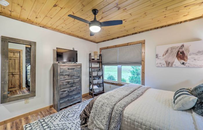 Beech Mountain Nature Escape! Modern and Cozy Cabin