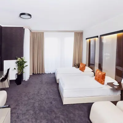 Platinum Apartments Aparthotel Hotels near Imperial Castle