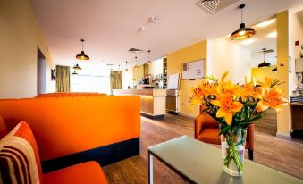 The Lodge at Perth Racecourse