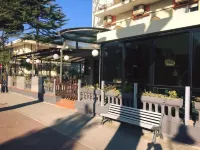 WuHostel Hotel a Cervia