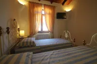 VILLA WITH POOL DEPANDACE AND GARDEN