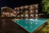 Live Hotel Boutique (Adults Only) - piscine