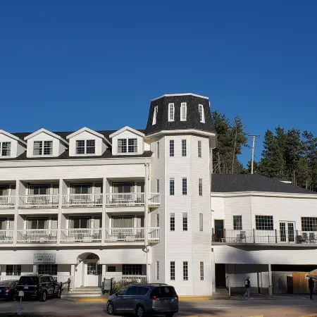 Roosevelt Inn Mount Rushmore
